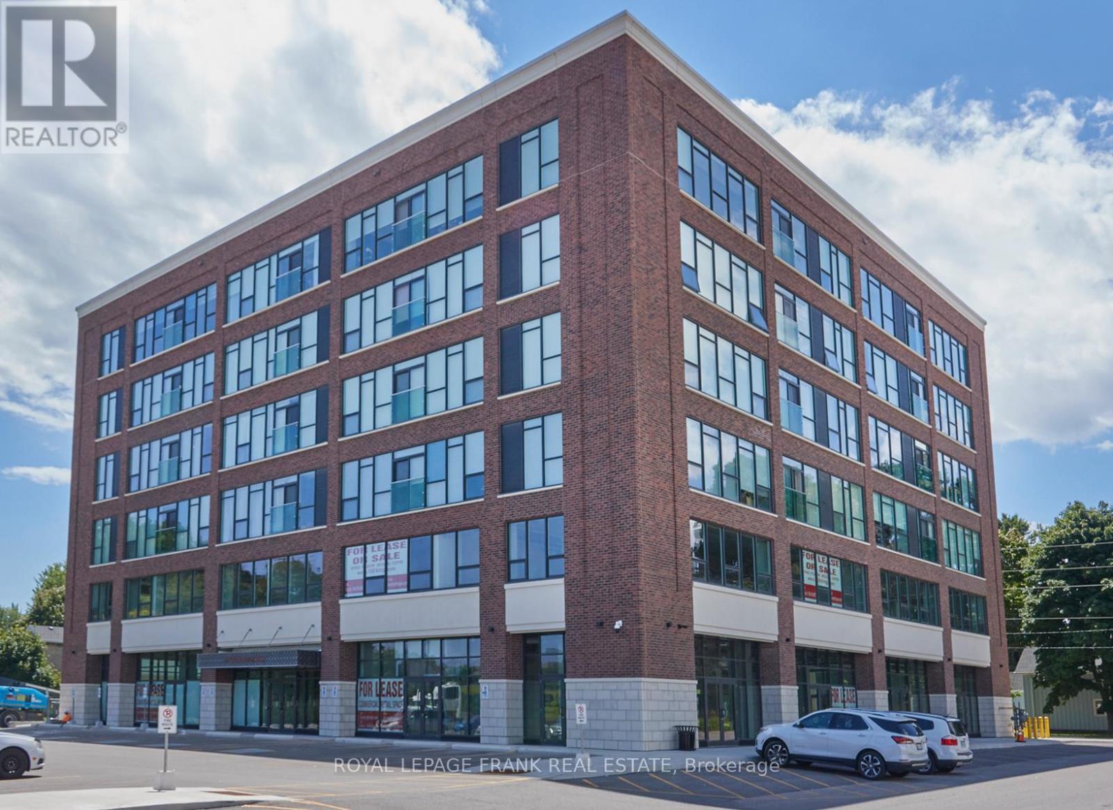 












205-207 - 109 KING AVENUE

,
Clarington (Newcastle),




Ontario
L1B1H3

