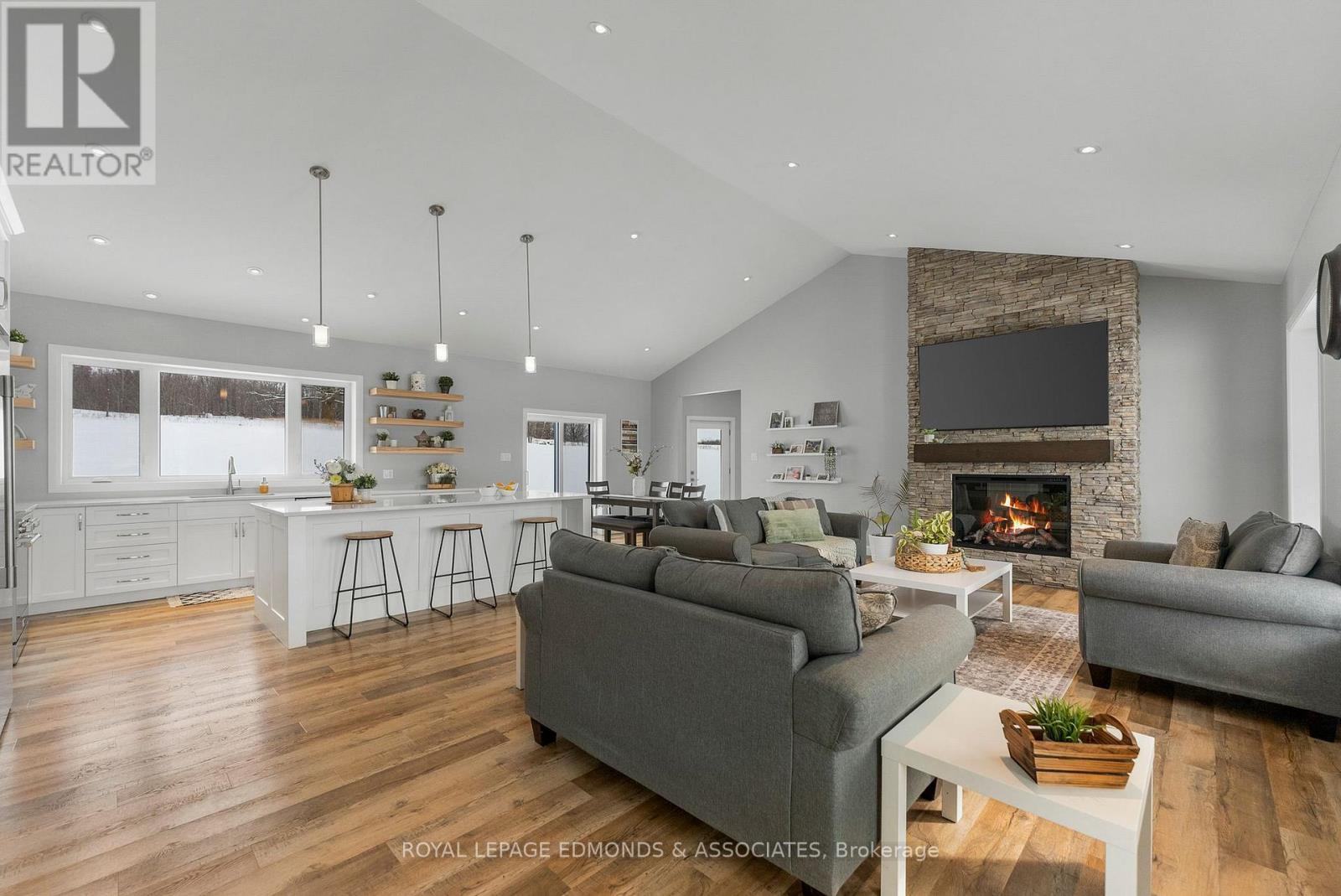 












346 FORESTERS FALLS ROAD

,
Whitewater Region,




Ontario
K0J1K0

