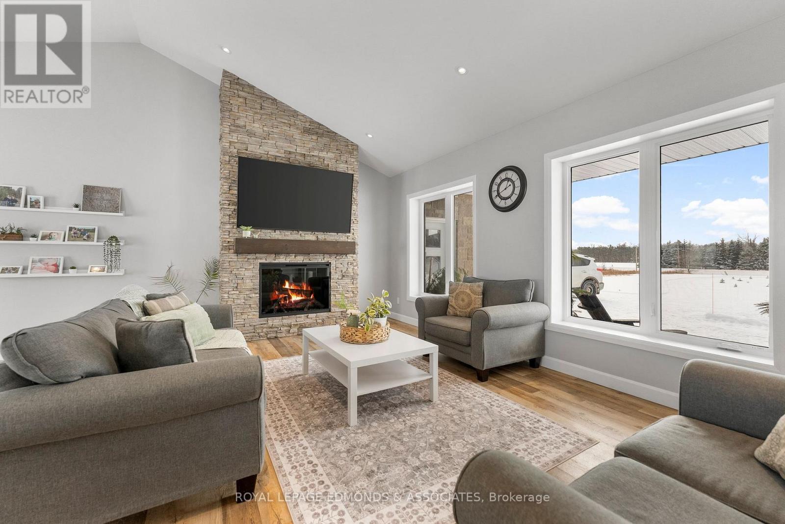 












346 FORESTERS FALLS ROAD

,
Whitewater Region,




Ontario
K0J1K0

