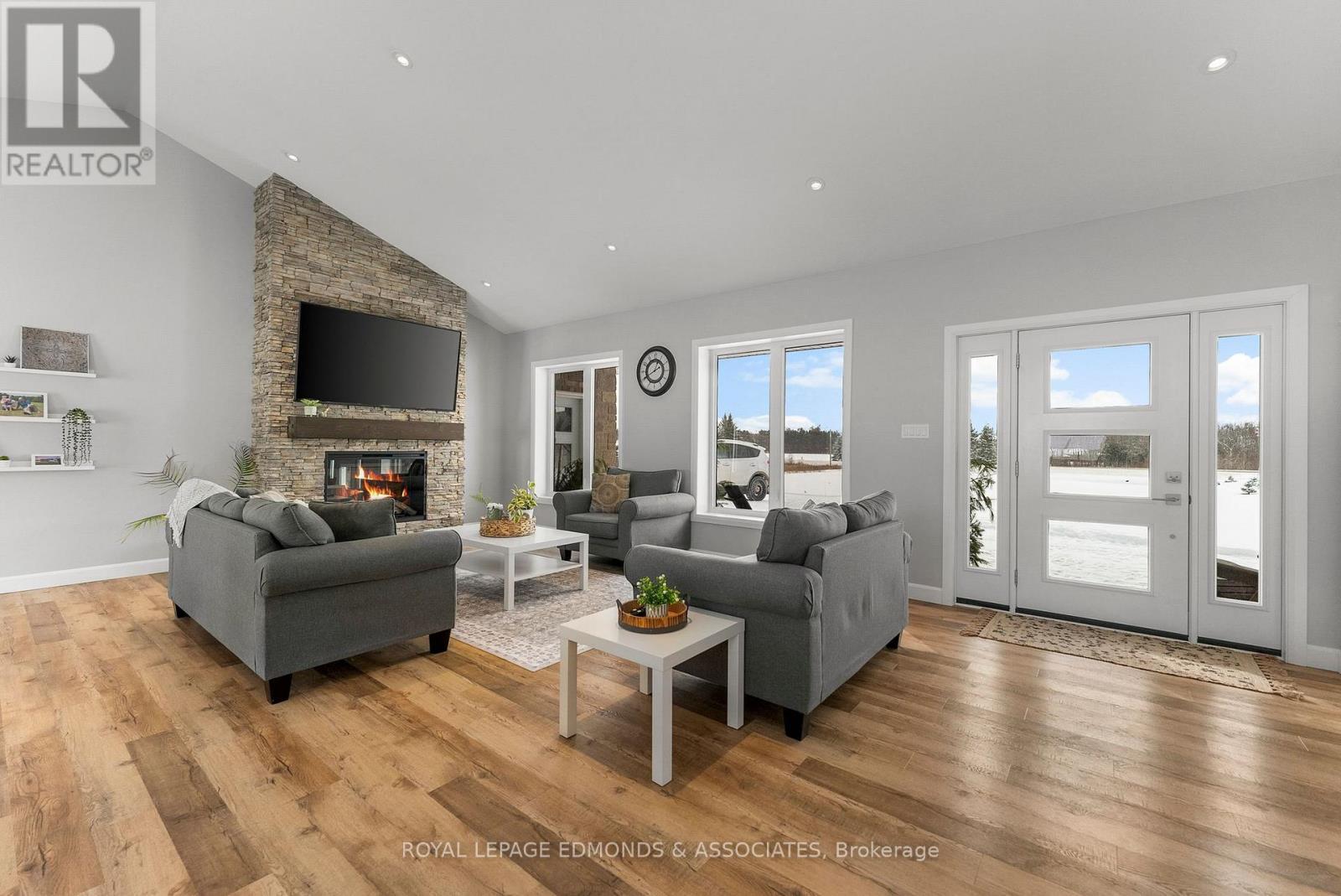 












346 FORESTERS FALLS ROAD

,
Whitewater Region,




Ontario
K0J1K0

