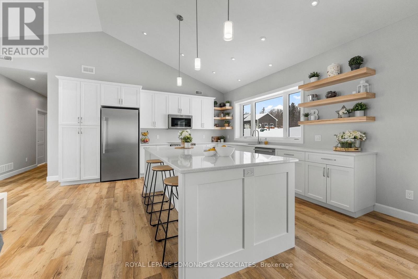 












346 FORESTERS FALLS ROAD

,
Whitewater Region,




Ontario
K0J1K0

