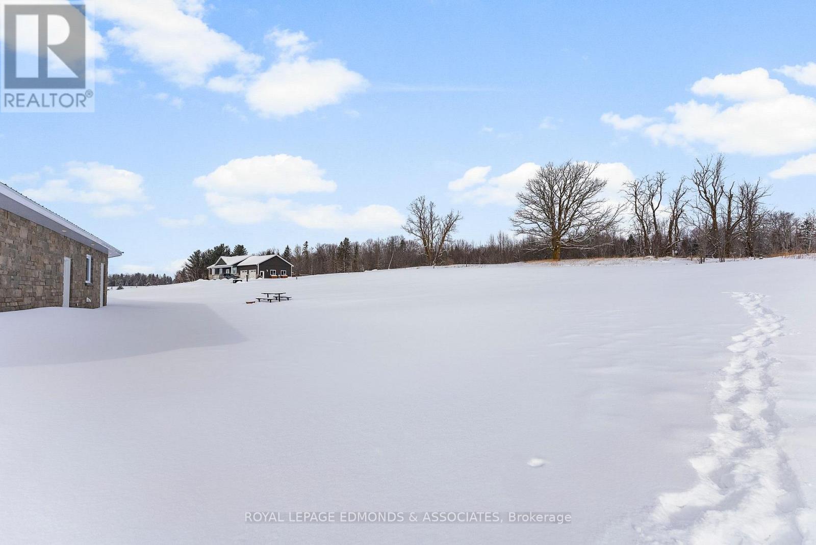 












346 FORESTERS FALLS ROAD

,
Whitewater Region,




Ontario
K0J1K0

