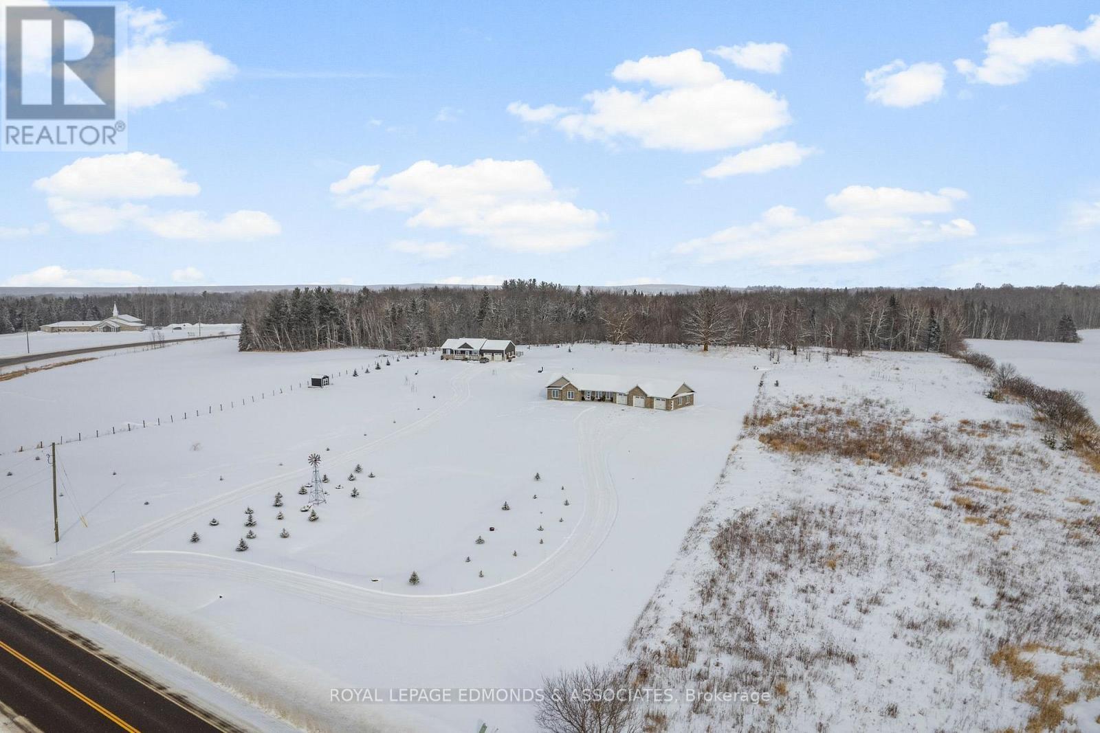 












346 FORESTERS FALLS ROAD

,
Whitewater Region,




Ontario
K0J1K0

