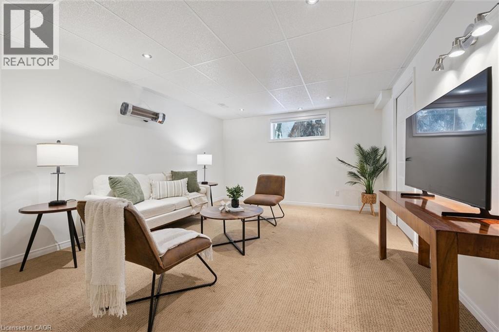 












92 MARSH Crescent

,
Guelph,




Ontario
N1L1L4

