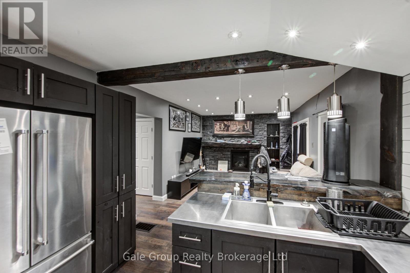 












83 OXFORD STREET

,
Woodstock (Woodstock - North),




Ontario
N4S6A4

