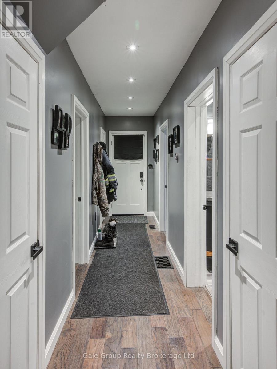 












83 OXFORD STREET

,
Woodstock (Woodstock - North),




Ontario
N4S6A4

