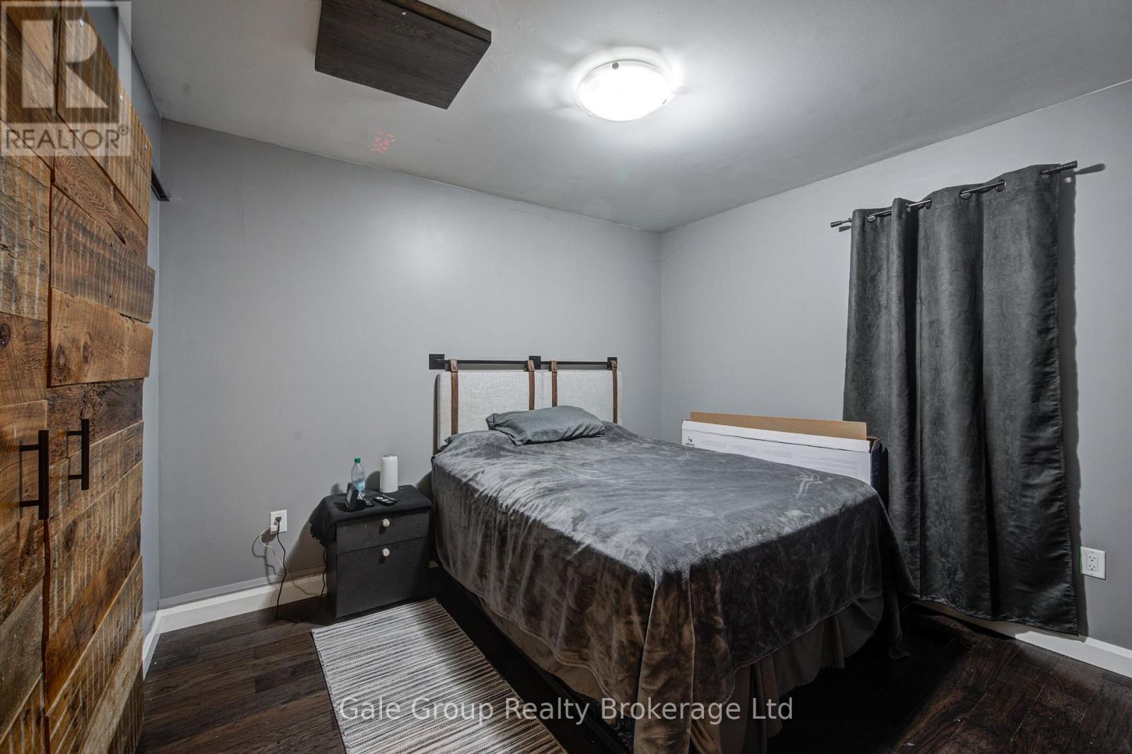 












83 OXFORD STREET

,
Woodstock (Woodstock - North),




Ontario
N4S6A4

