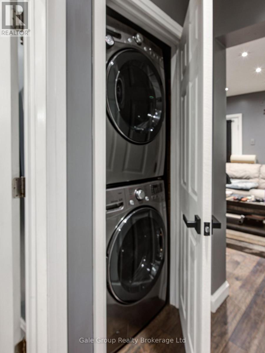 












83 OXFORD STREET

,
Woodstock (Woodstock - North),




Ontario
N4S6A4

