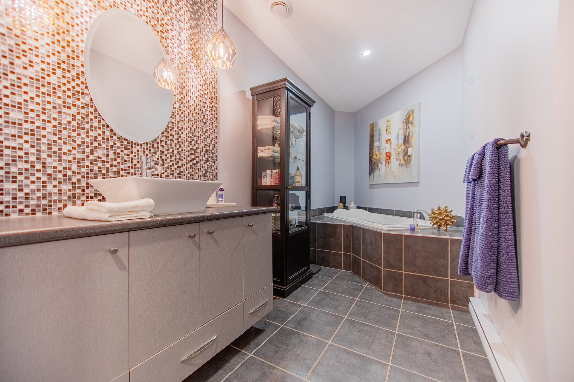 









688


Rue des Sureaux

, 6,
Boucherville,




QC
J4B0C7

