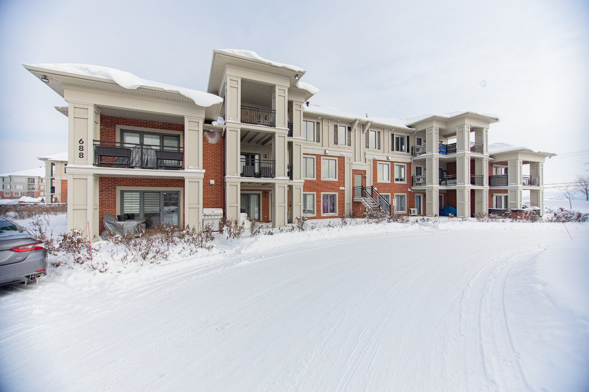 









688


Rue des Sureaux

, 6,
Boucherville,




QC
J4B0C7

