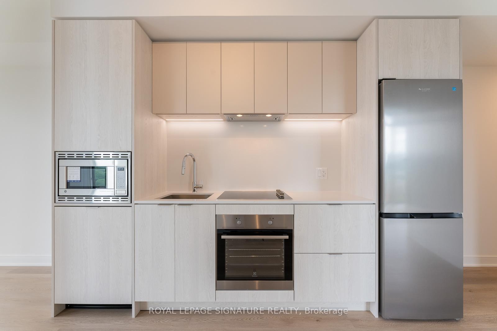 









86


Dundas

Street East, 1204,
Mississauga,




ON
L5A 1W4

