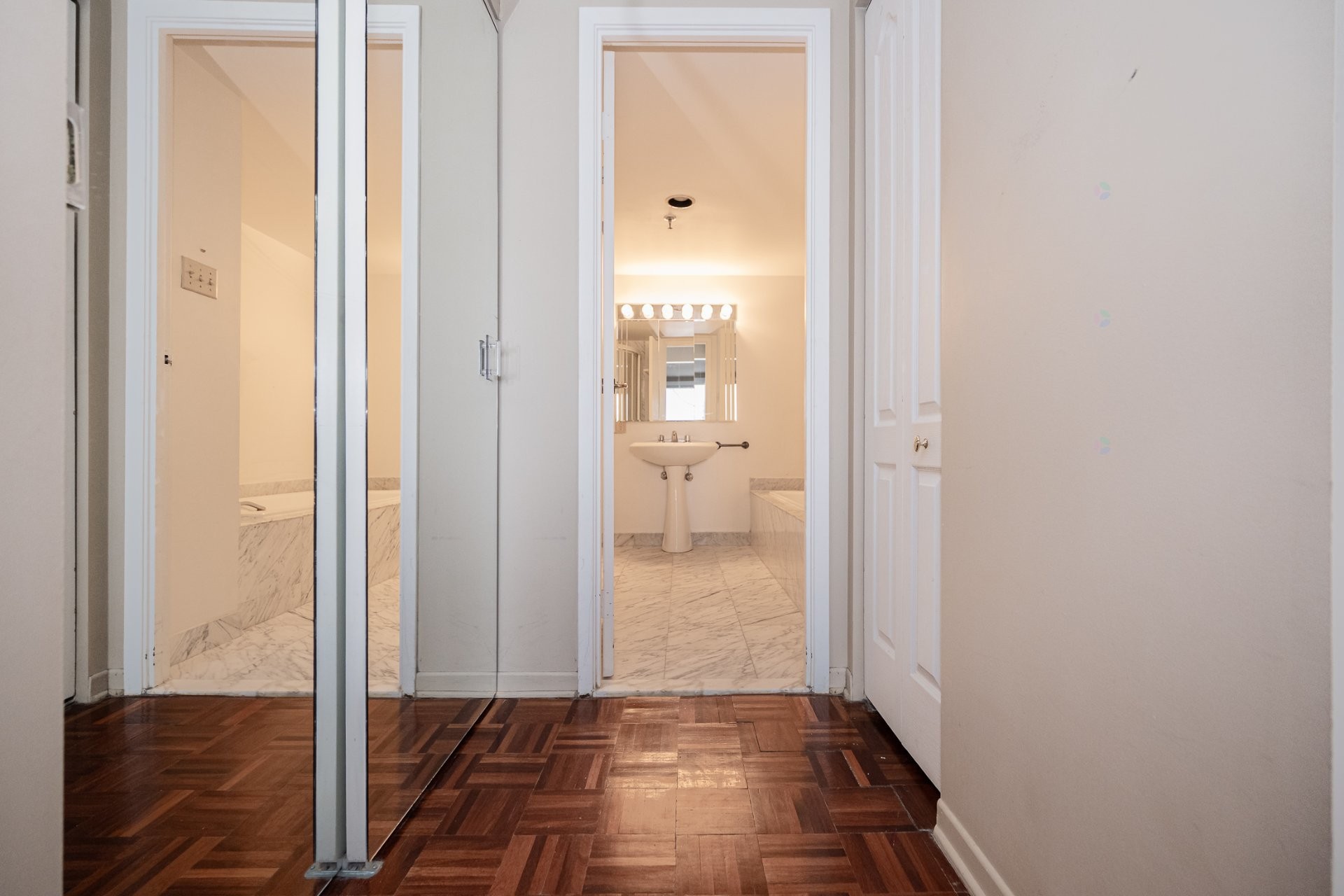 









6980


Ch. de la Côte-St-Luc

, 502,
Montréal (Côte-des-Neiges/Notre-Dame-de-Grâce),




QC
H4V3A4

