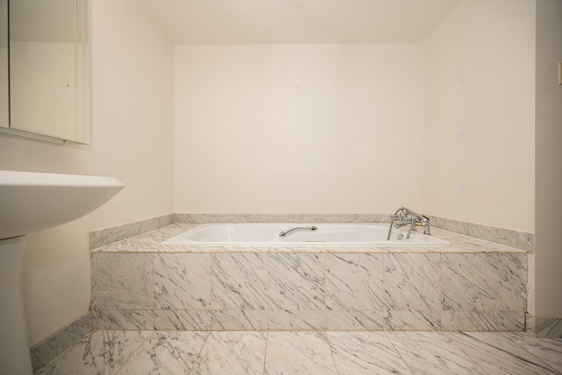 









6980


Ch. de la Côte-St-Luc

, 502,
Montréal (Côte-des-Neiges/Notre-Dame-de-Grâce),




QC
H4V3A4

