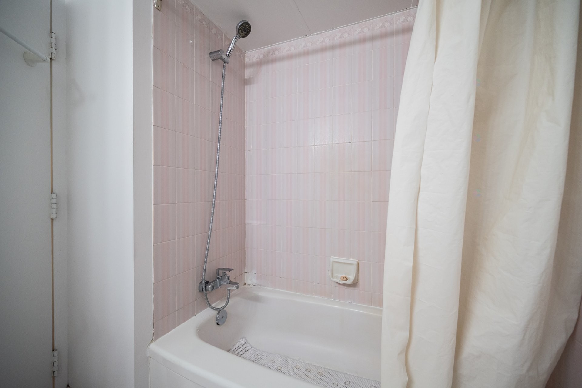 









6980


Ch. de la Côte-St-Luc

, 502,
Montréal (Côte-des-Neiges/Notre-Dame-de-Grâce),




QC
H4V3A4

