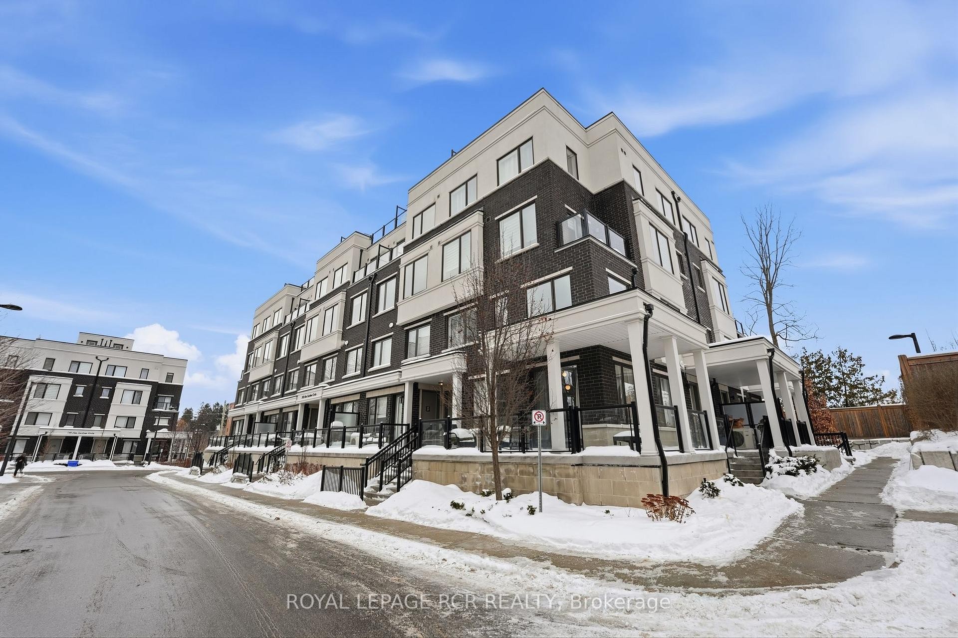 









200


Alex Gardner

Circle, 36,
Aurora,




ON
L4G 3G5

