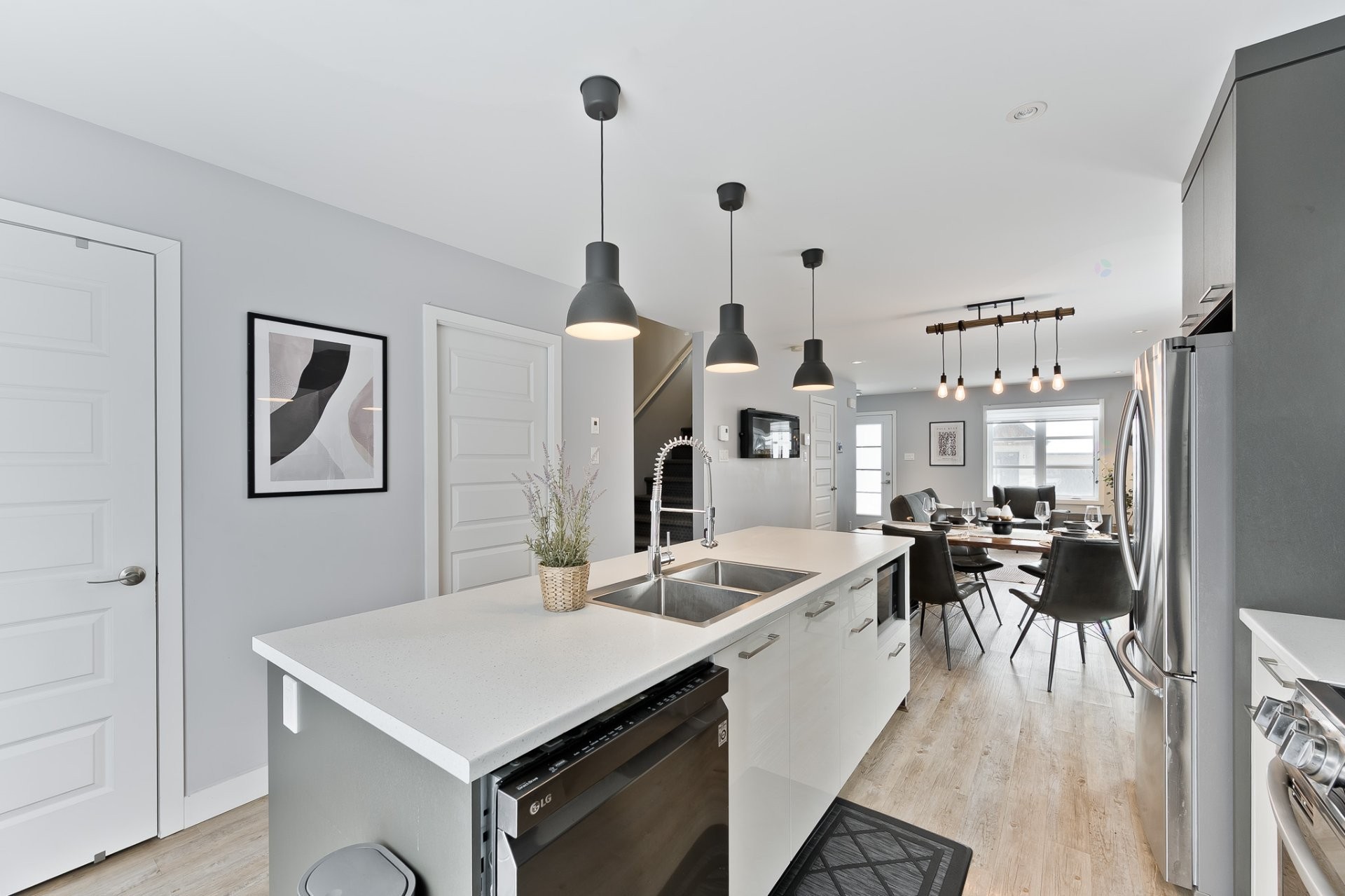 









70


Rue Raymond-Auger

,
Sherbrooke (Brompton/Rock Forest/Saint-Élie/Deauville),




QC
J1C0W7

