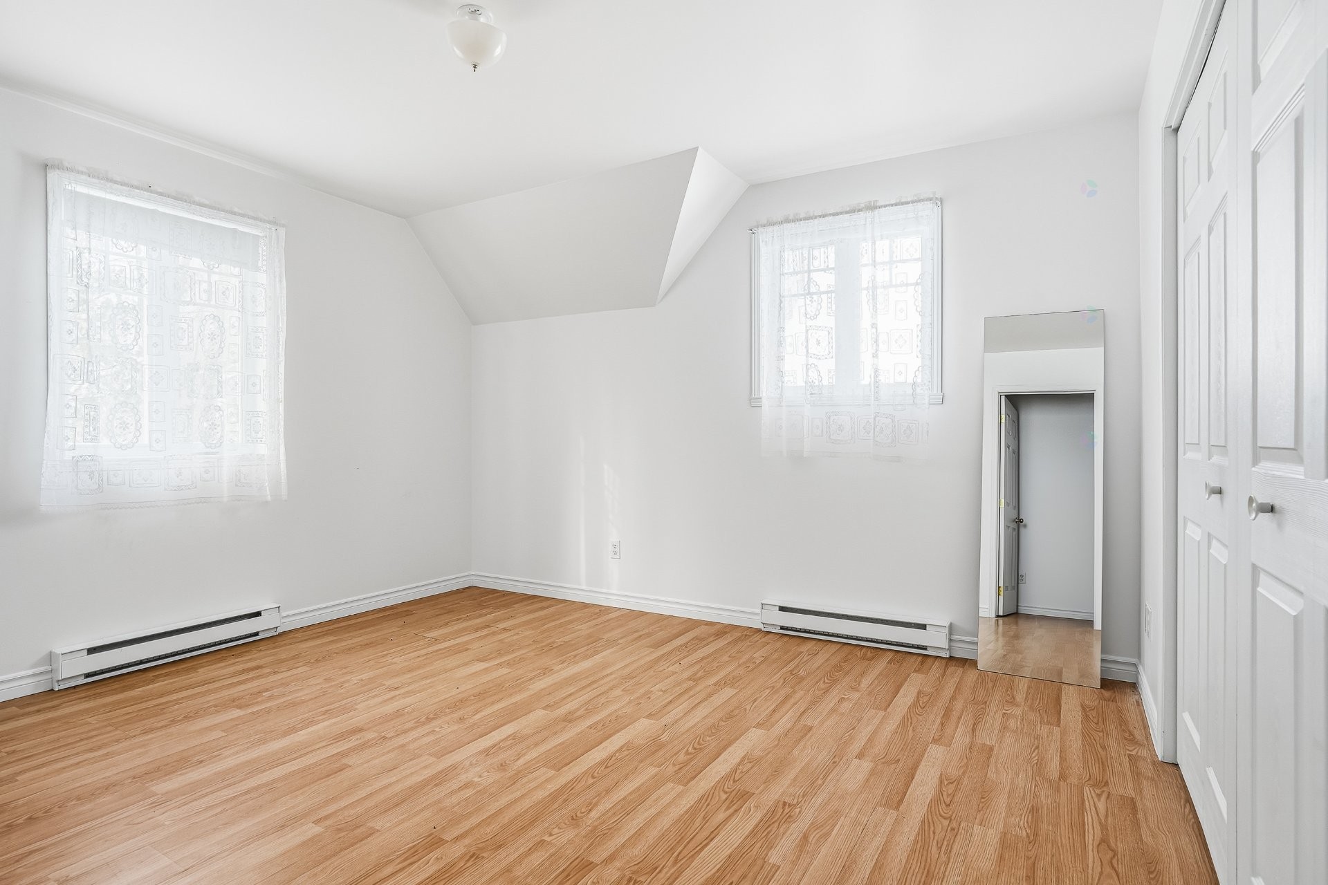 









3584


Rue des Châtaigniers

,
Sherbrooke (Brompton/Rock Forest/Saint-Élie/Deauville),




QC
J1R0B8

