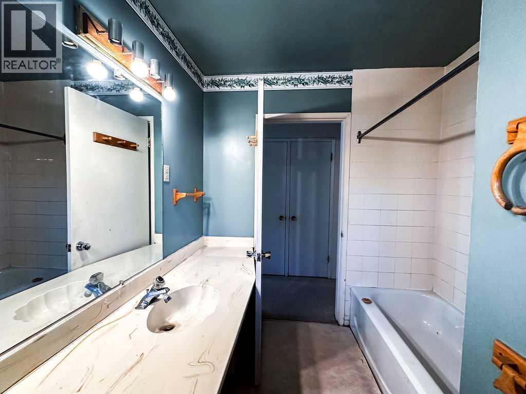 












104-130 Hannington Road

,
Hinton,




Alberta
T7V1B1

