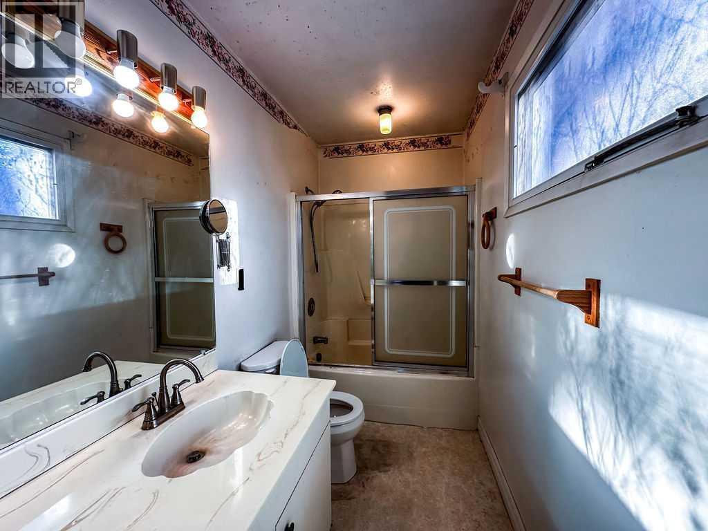 












104-130 Hannington Road

,
Hinton,




Alberta
T7V1B1

