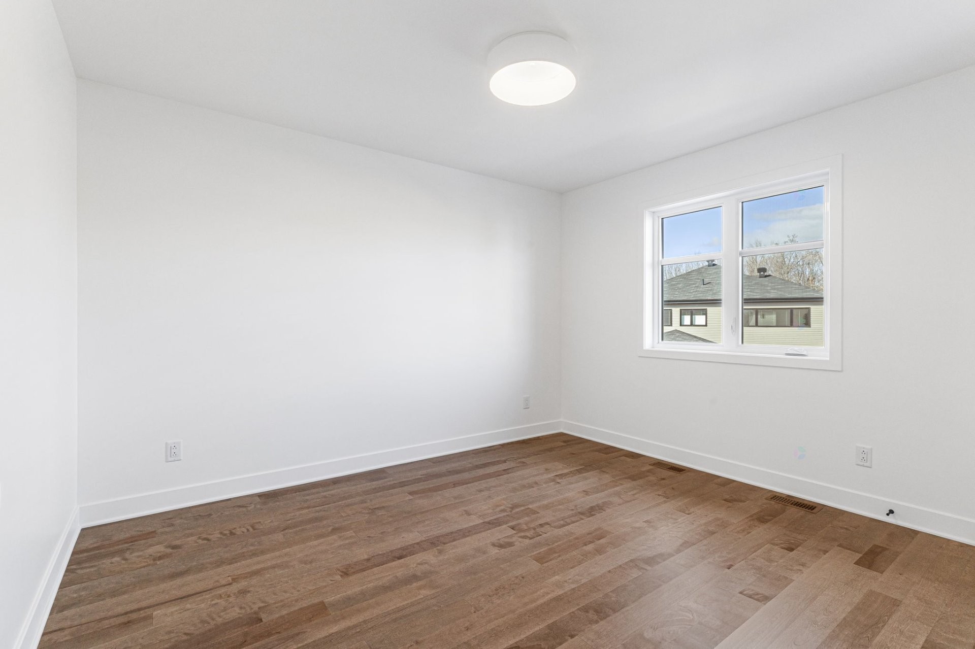 









751


Rue Louis-Quilico

,
Boucherville,




QC
J4B0L8

