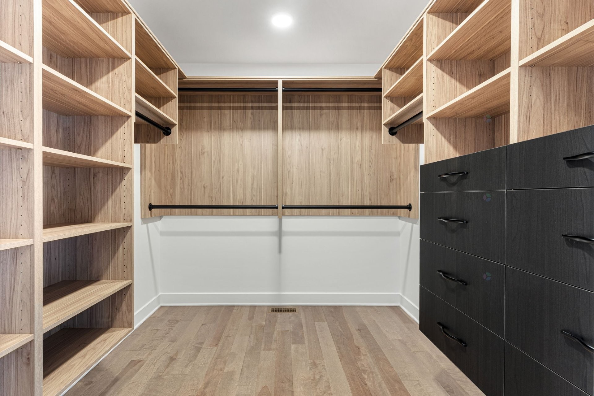 









751


Rue Louis-Quilico

,
Boucherville,




QC
J4B0L8

