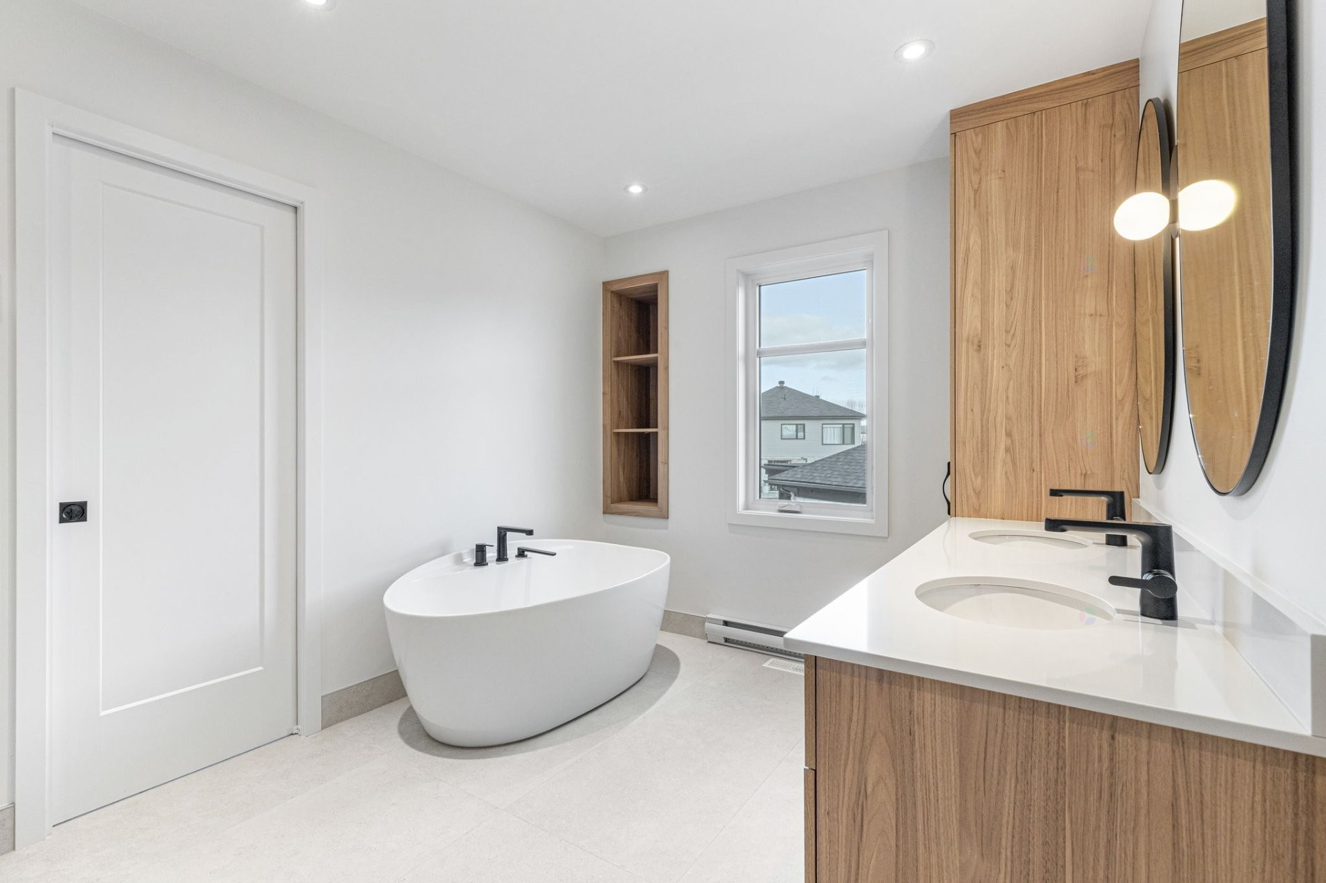 









751


Rue Louis-Quilico

,
Boucherville,




QC
J4B0L8

