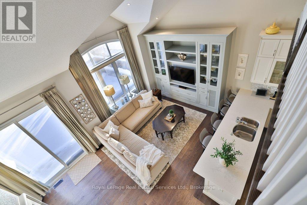 












12 - 3353 LIPTAY AVENUE

,
Oakville (BC Bronte Creek),




Ontario
L6M0M6

