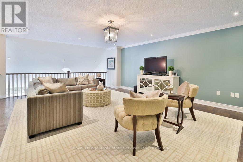 












12 - 3353 LIPTAY AVENUE

,
Oakville (BC Bronte Creek),




Ontario
L6M0M6

