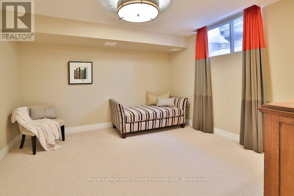 












12 - 3353 LIPTAY AVENUE

,
Oakville (BC Bronte Creek),




Ontario
L6M0M6

