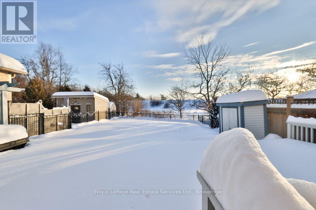 












12 - 3353 LIPTAY AVENUE

,
Oakville (BC Bronte Creek),




Ontario
L6M0M6

