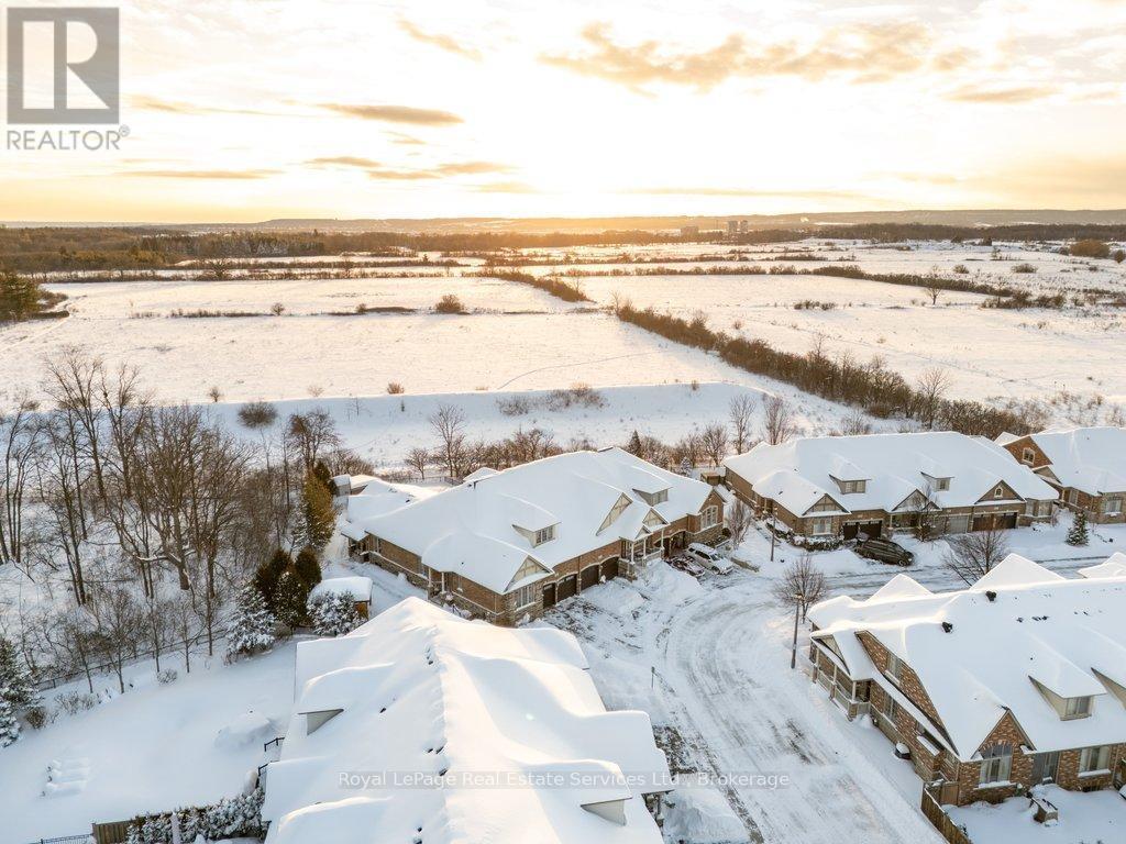 












12 - 3353 LIPTAY AVENUE

,
Oakville (BC Bronte Creek),




Ontario
L6M0M6

