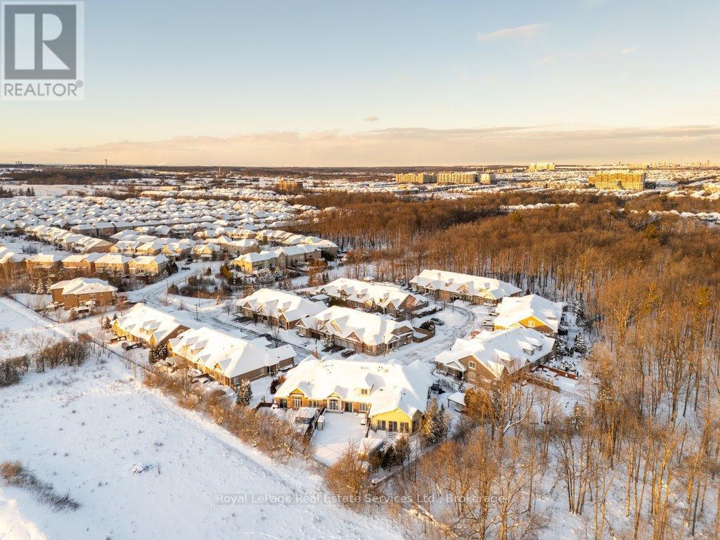 












12 - 3353 LIPTAY AVENUE

,
Oakville (BC Bronte Creek),




Ontario
L6M0M6

