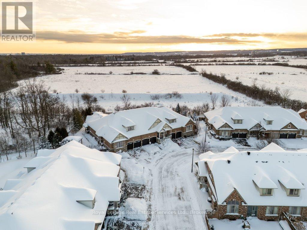 












12 - 3353 LIPTAY AVENUE

,
Oakville (BC Bronte Creek),




Ontario
L6M0M6

