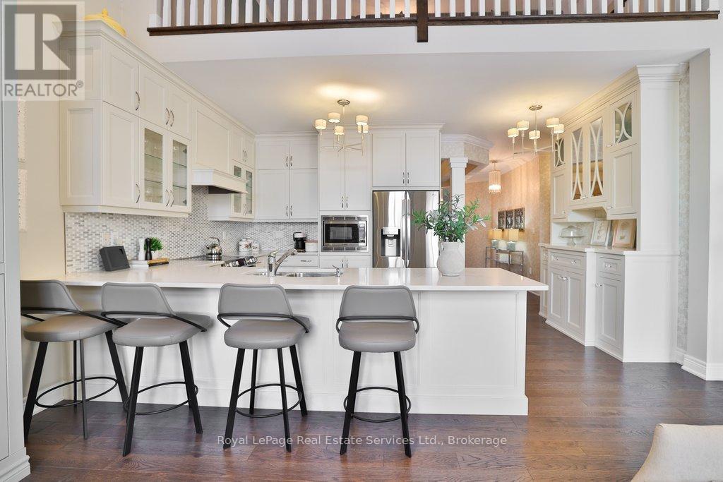 












12 - 3353 LIPTAY AVENUE

,
Oakville (BC Bronte Creek),




Ontario
L6M0M6

