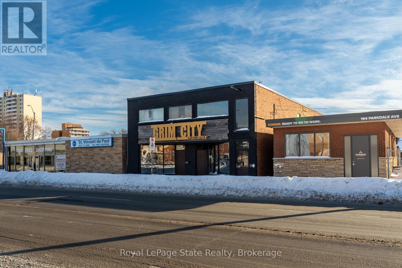 












196 PARKDALE AVENUE N

,
Hamilton (McQuesten),




Ontario
L8H5X2

