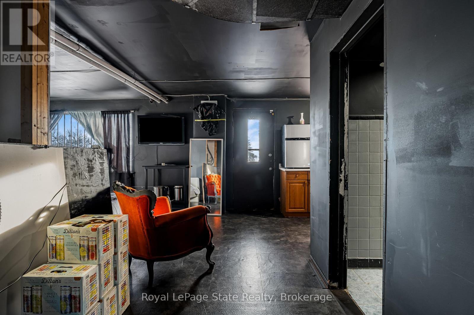 












196 PARKDALE AVENUE N

,
Hamilton (McQuesten),




Ontario
L8H5X2

