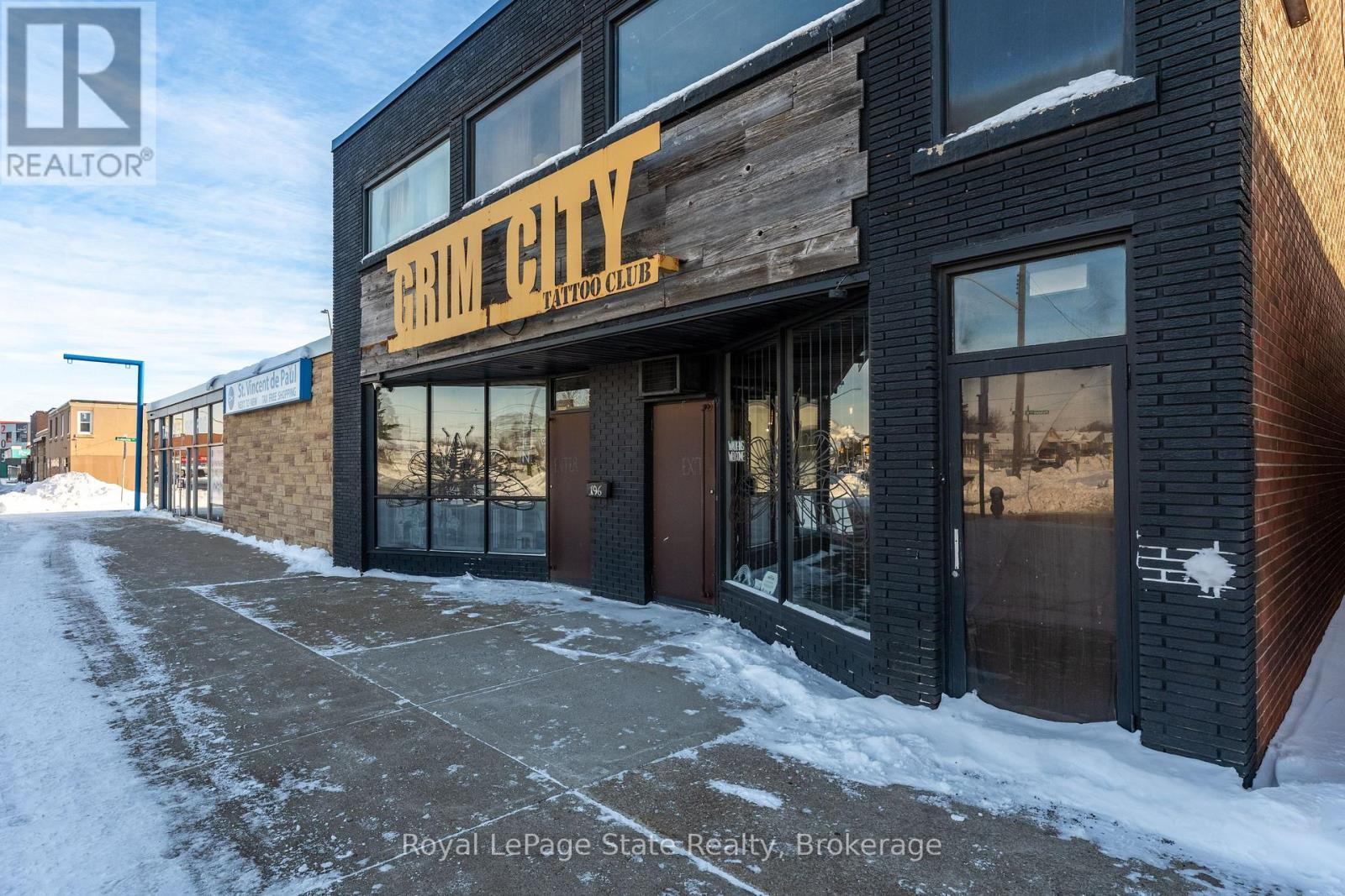 












196 PARKDALE AVENUE N

,
Hamilton (McQuesten),




Ontario
L8H5X2

