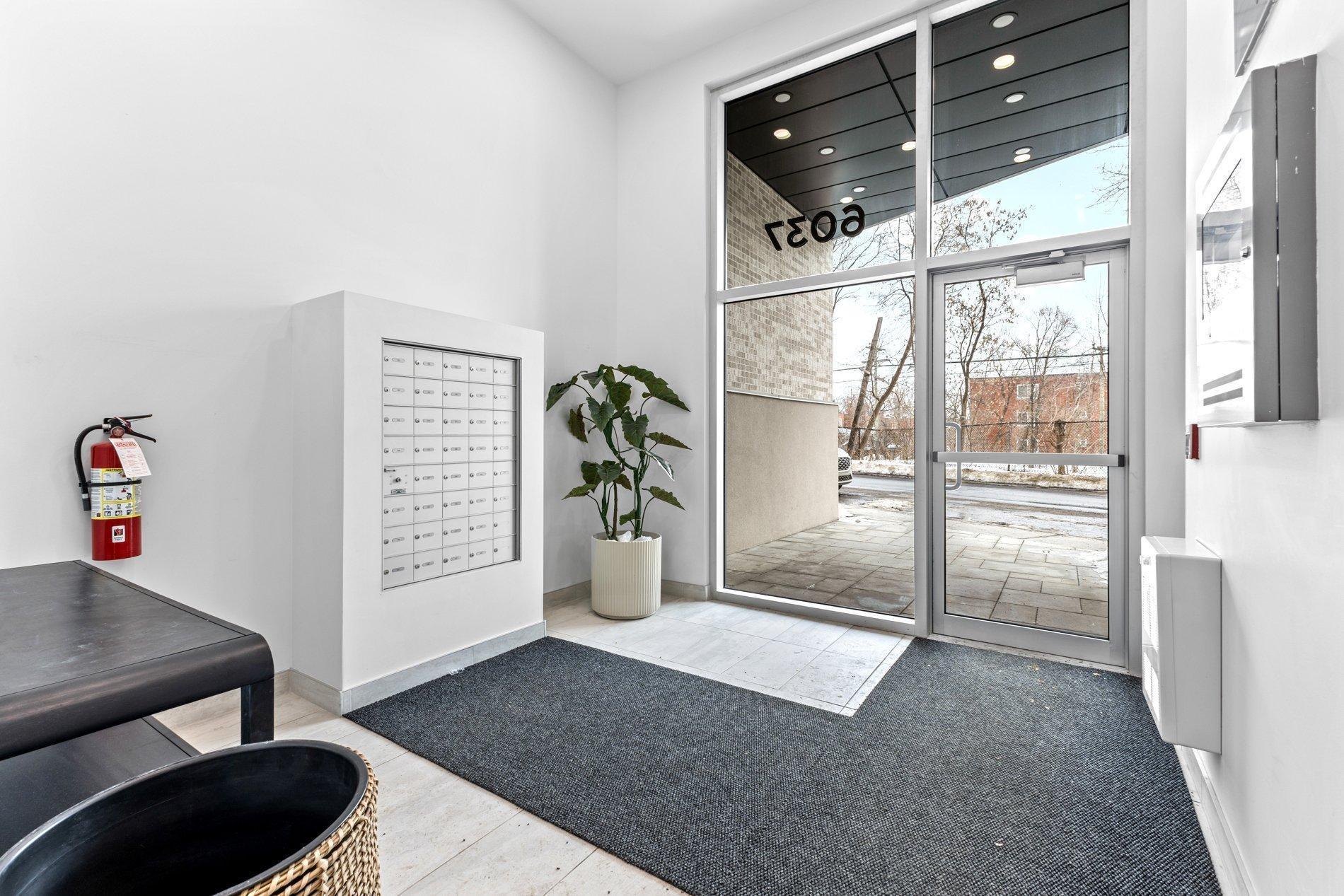 









6037


Boul. De Maisonneuve O.

, 308,
Montréal (Côte-des-Neiges/Notre-Dame-de-Grâce),




QC
H4A0B5

