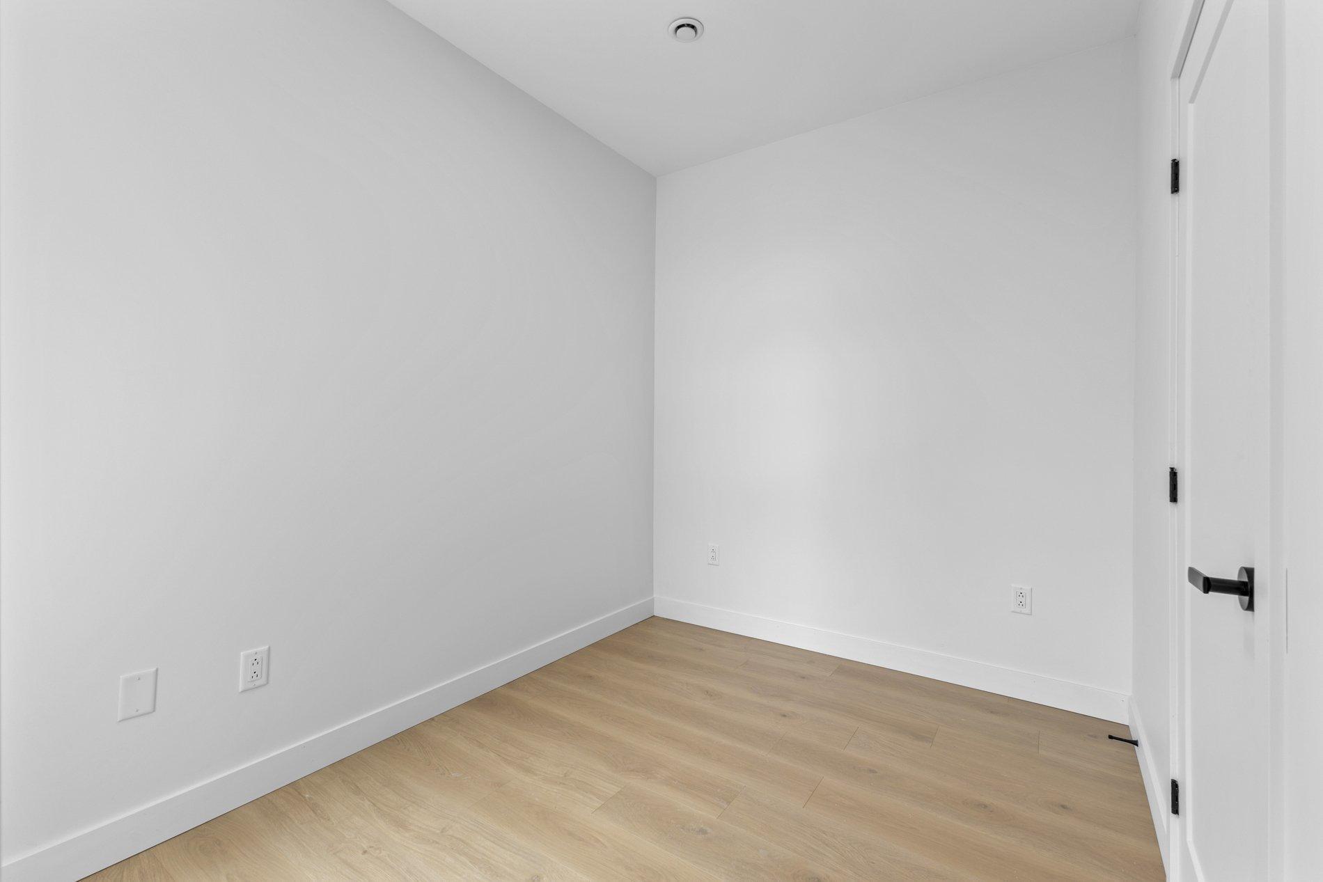 









6037


Boul. De Maisonneuve O.

, 308,
Montréal (Côte-des-Neiges/Notre-Dame-de-Grâce),




QC
H4A0B5

