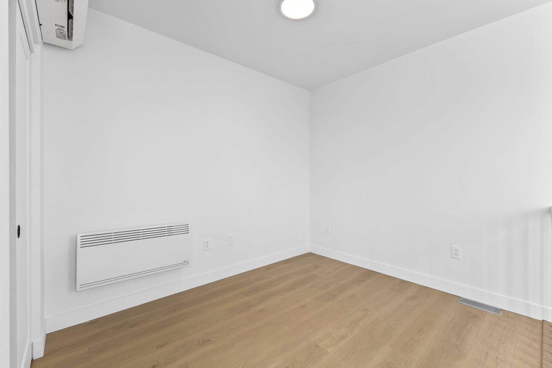 









6037


Boul. De Maisonneuve O.

, 308,
Montréal (Côte-des-Neiges/Notre-Dame-de-Grâce),




QC
H4A0B5

