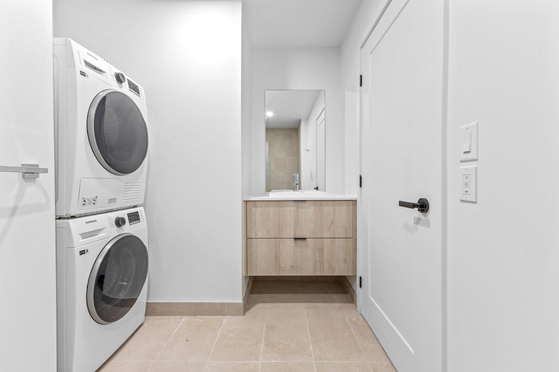 









6037


Boul. De Maisonneuve O.

, 308,
Montréal (Côte-des-Neiges/Notre-Dame-de-Grâce),




QC
H4A0B5

