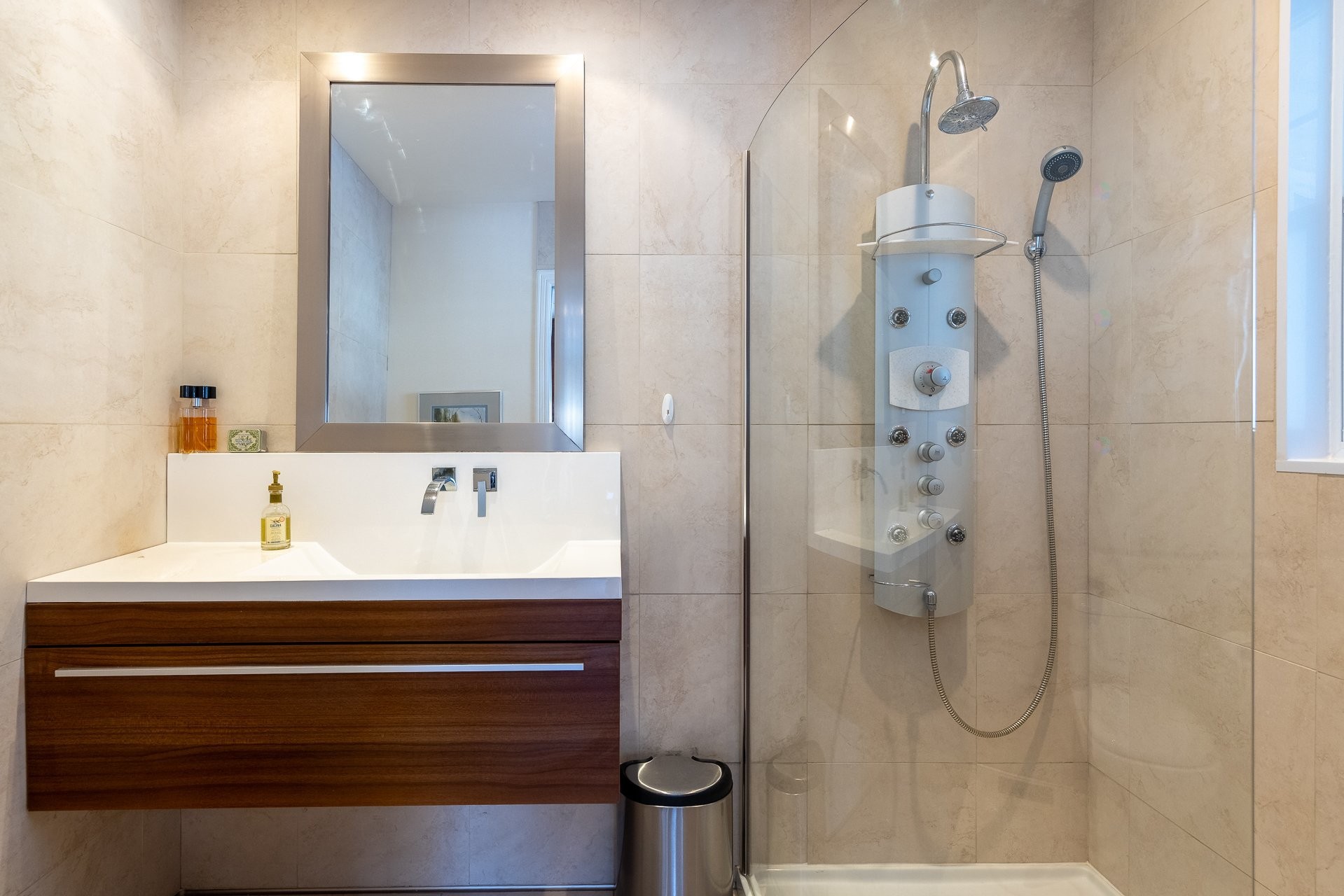 









65


Ch. Papineau

,
Lac-Brome,




QC
J0E1S0

