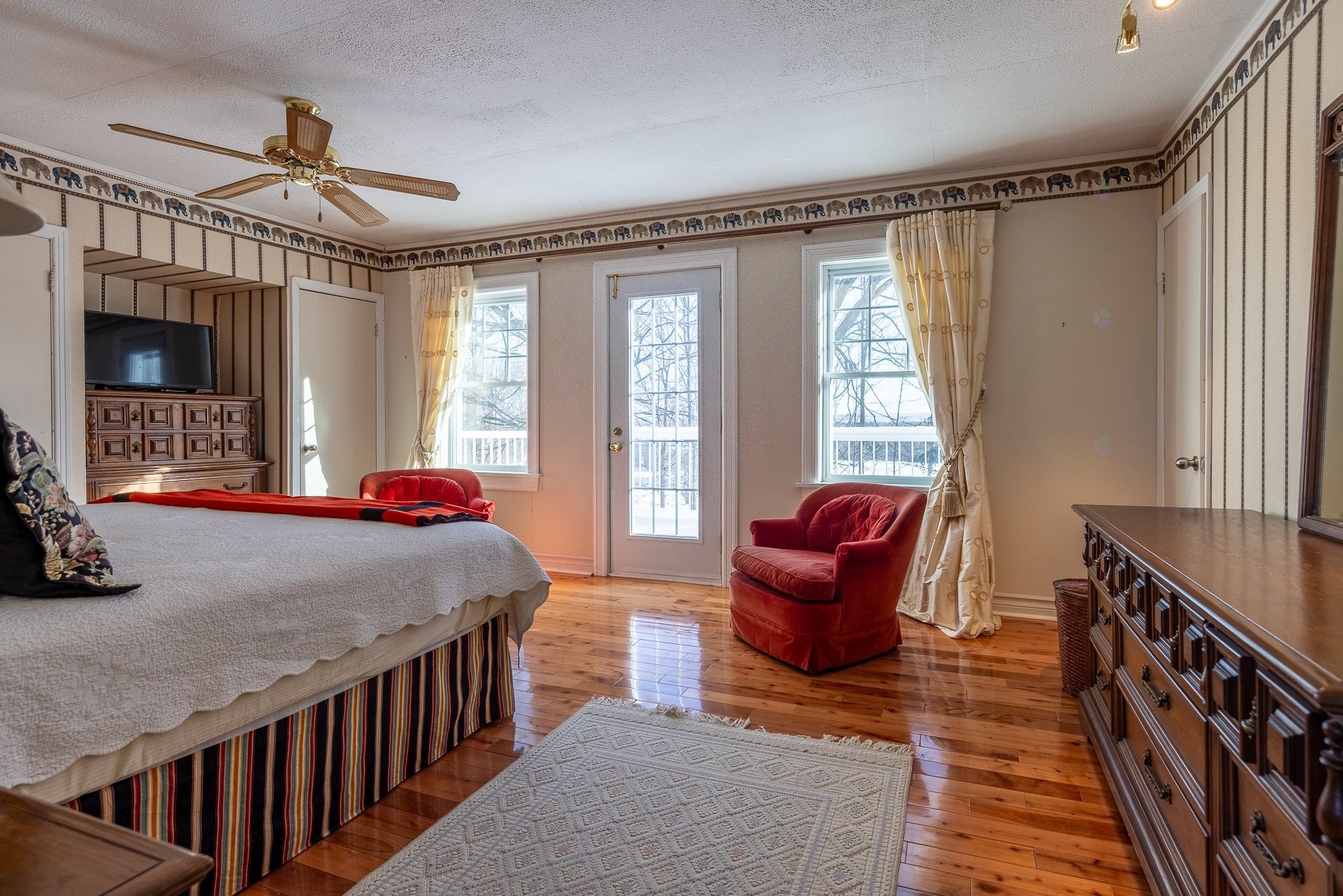 









65


Ch. Papineau

,
Lac-Brome,




QC
J0E1S0

