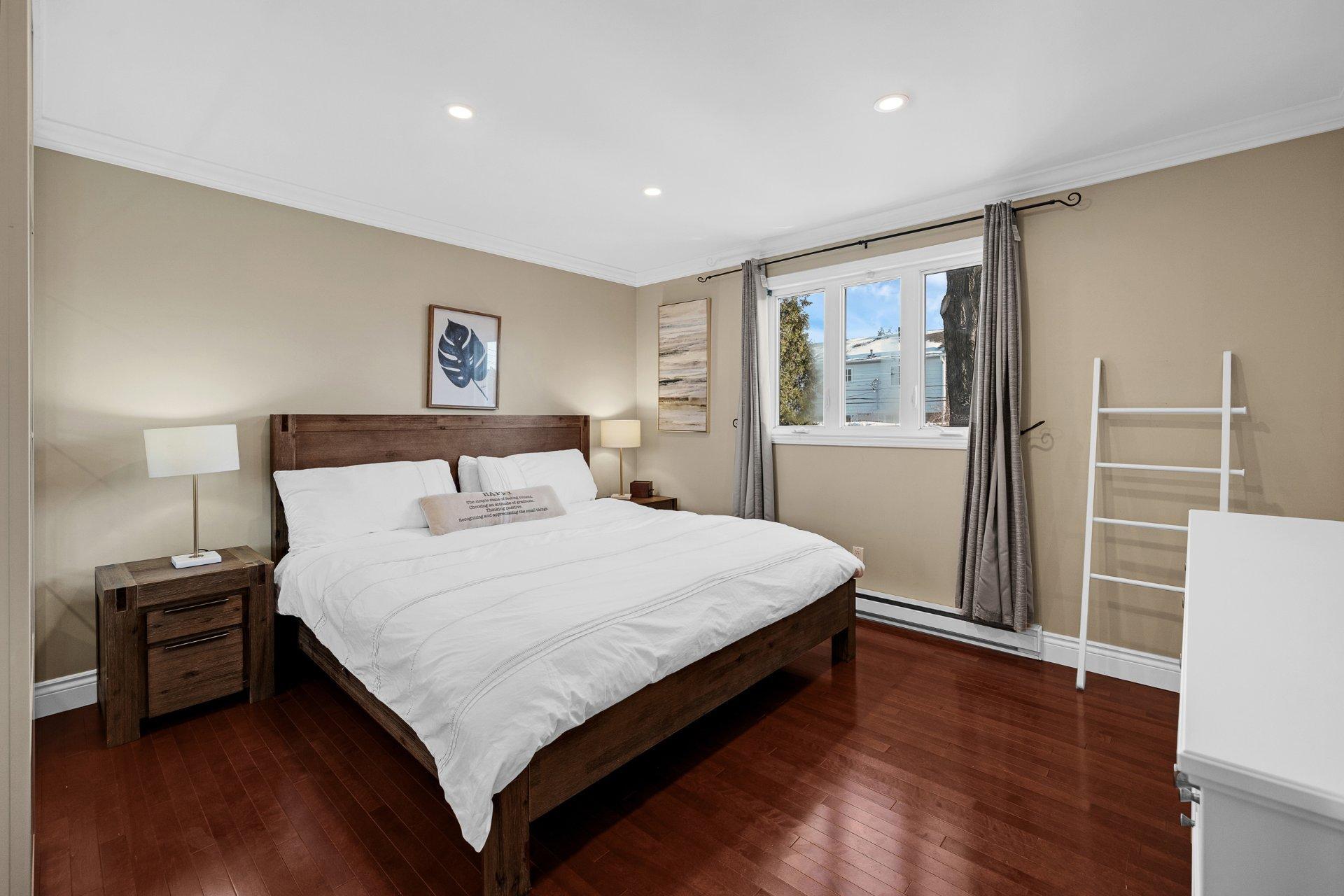 









3075


Rue Michaud

,
Brossard,




QC
J4Y1X4

