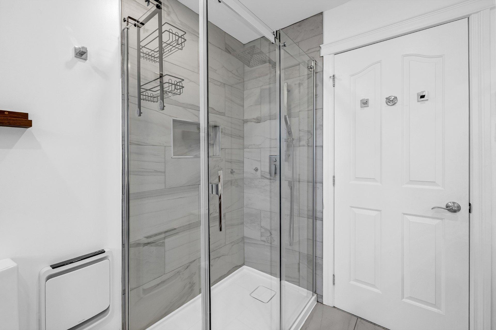 









3075


Rue Michaud

,
Brossard,




QC
J4Y1X4

