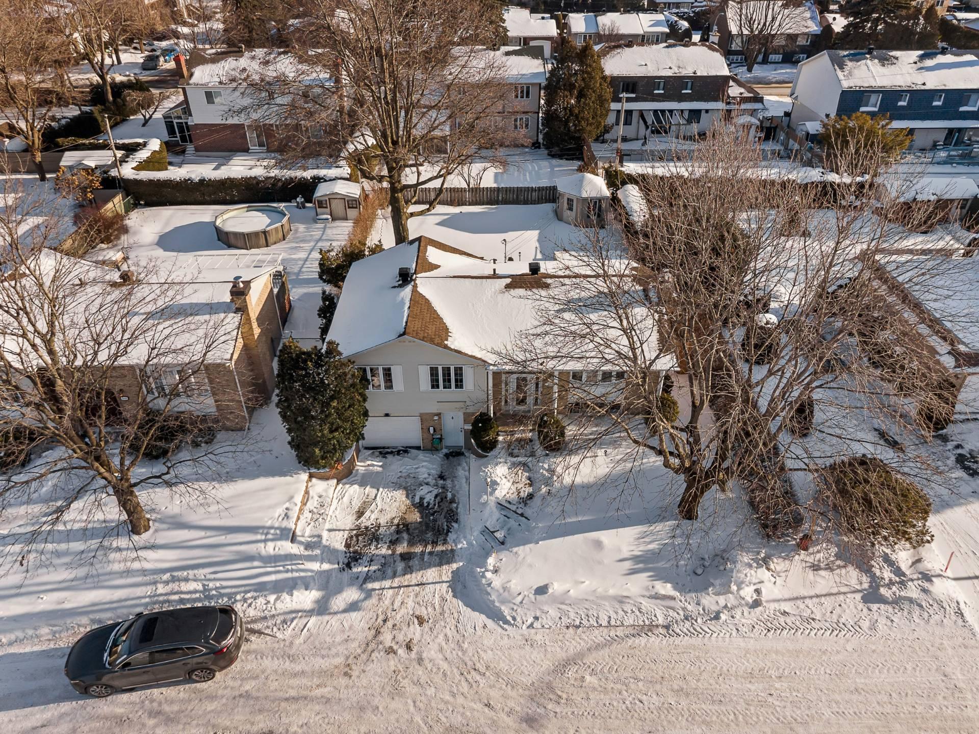 









3075


Rue Michaud

,
Brossard,




QC
J4Y1X4

