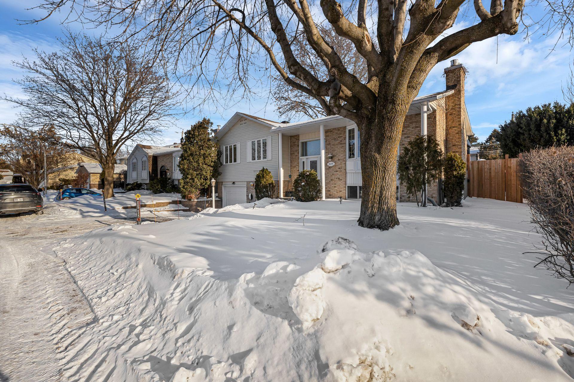 









3075


Rue Michaud

,
Brossard,




QC
J4Y1X4

