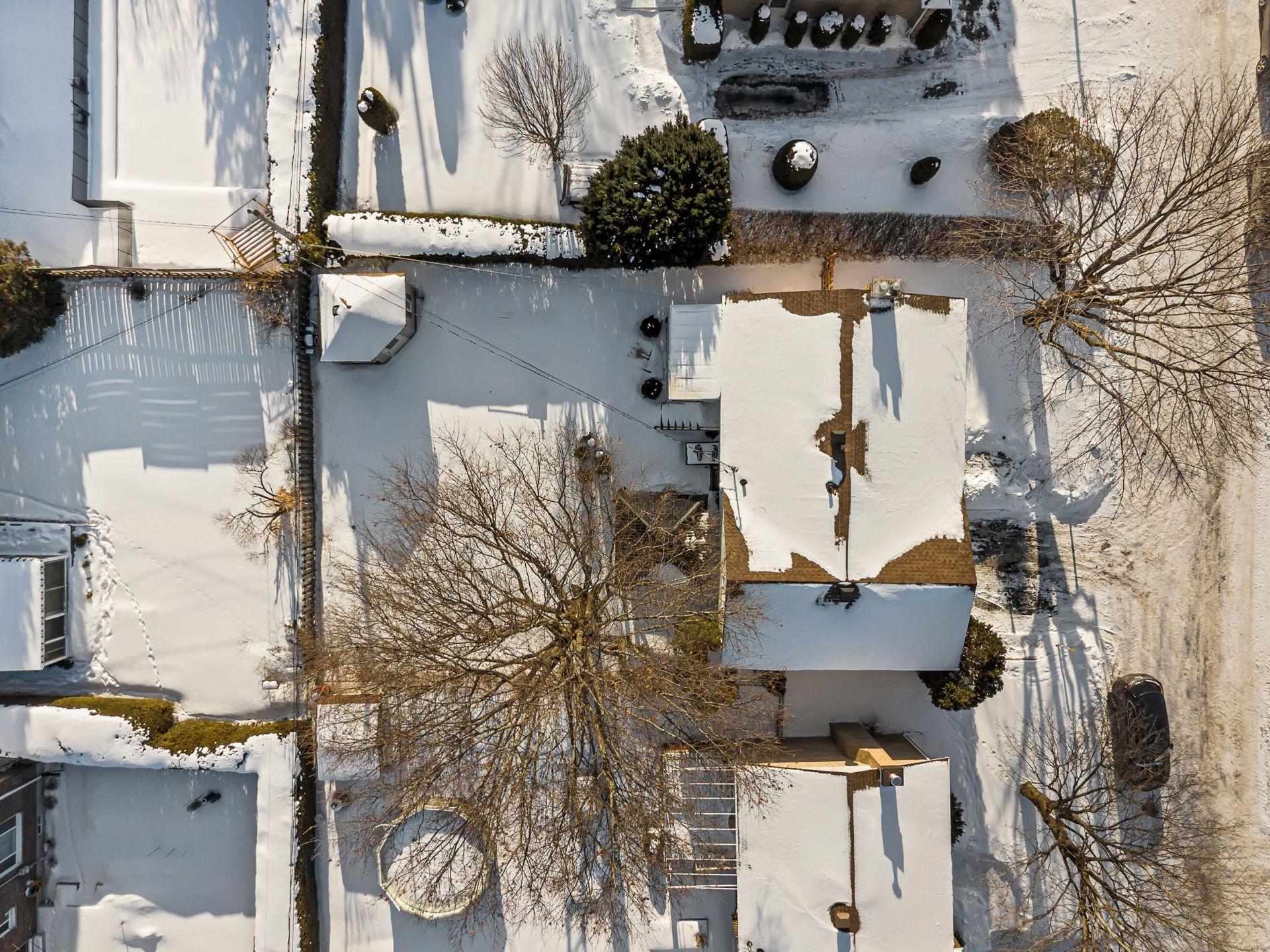 









3075


Rue Michaud

,
Brossard,




QC
J4Y1X4

