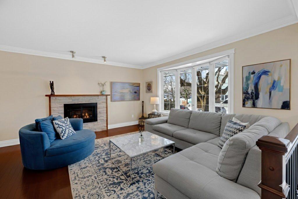 









3075


Rue Michaud

,
Brossard,




QC
J4Y1X4

