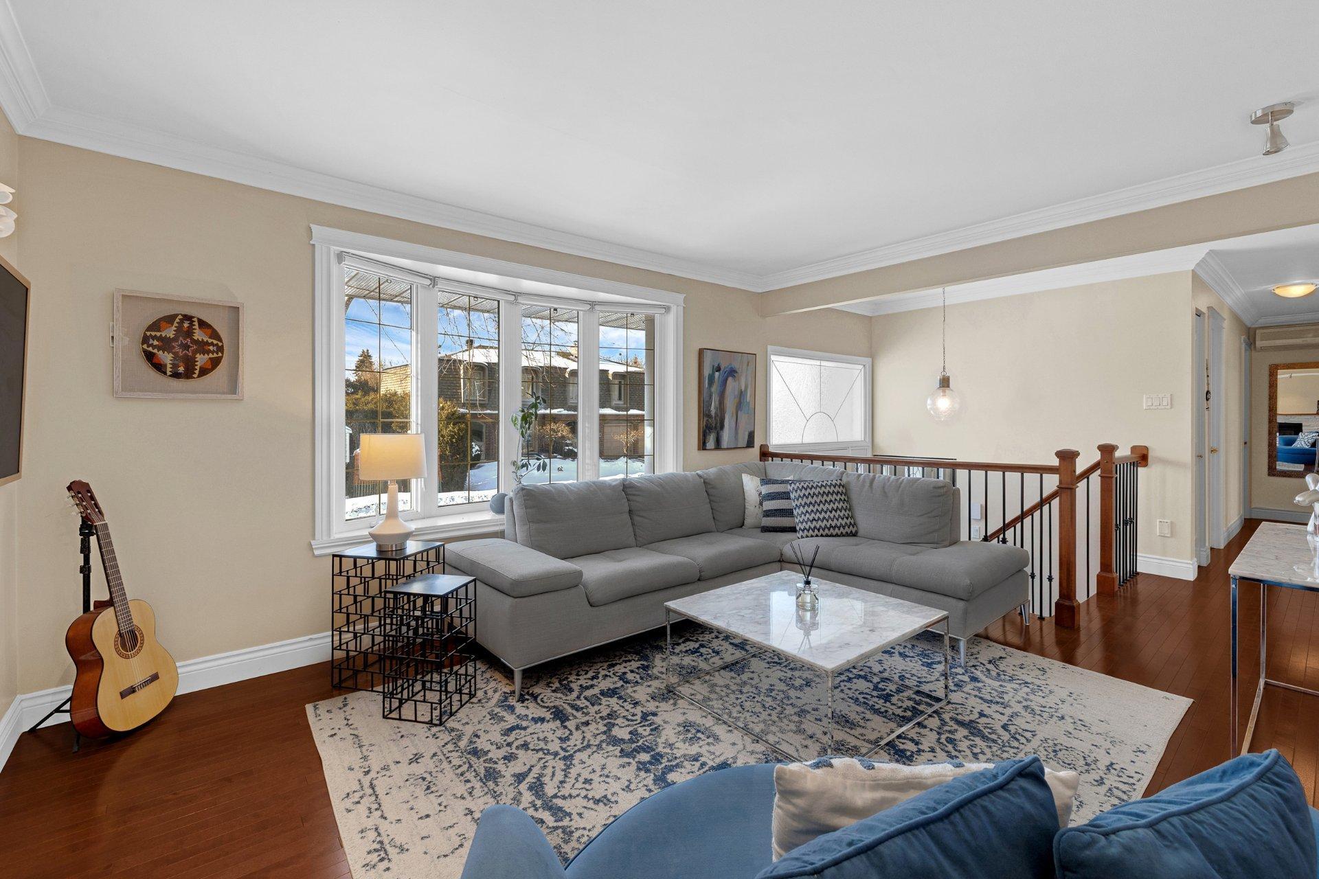 









3075


Rue Michaud

,
Brossard,




QC
J4Y1X4

